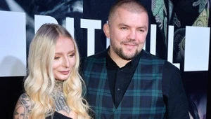 Łukasz "Juras" Jurkowski z partnerką na premierze "Pitbulla"