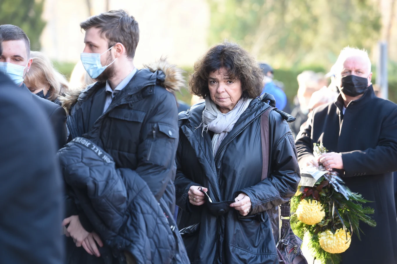 Katarzyna Grochola na pogrzebie Andrzeja Zaorskiego