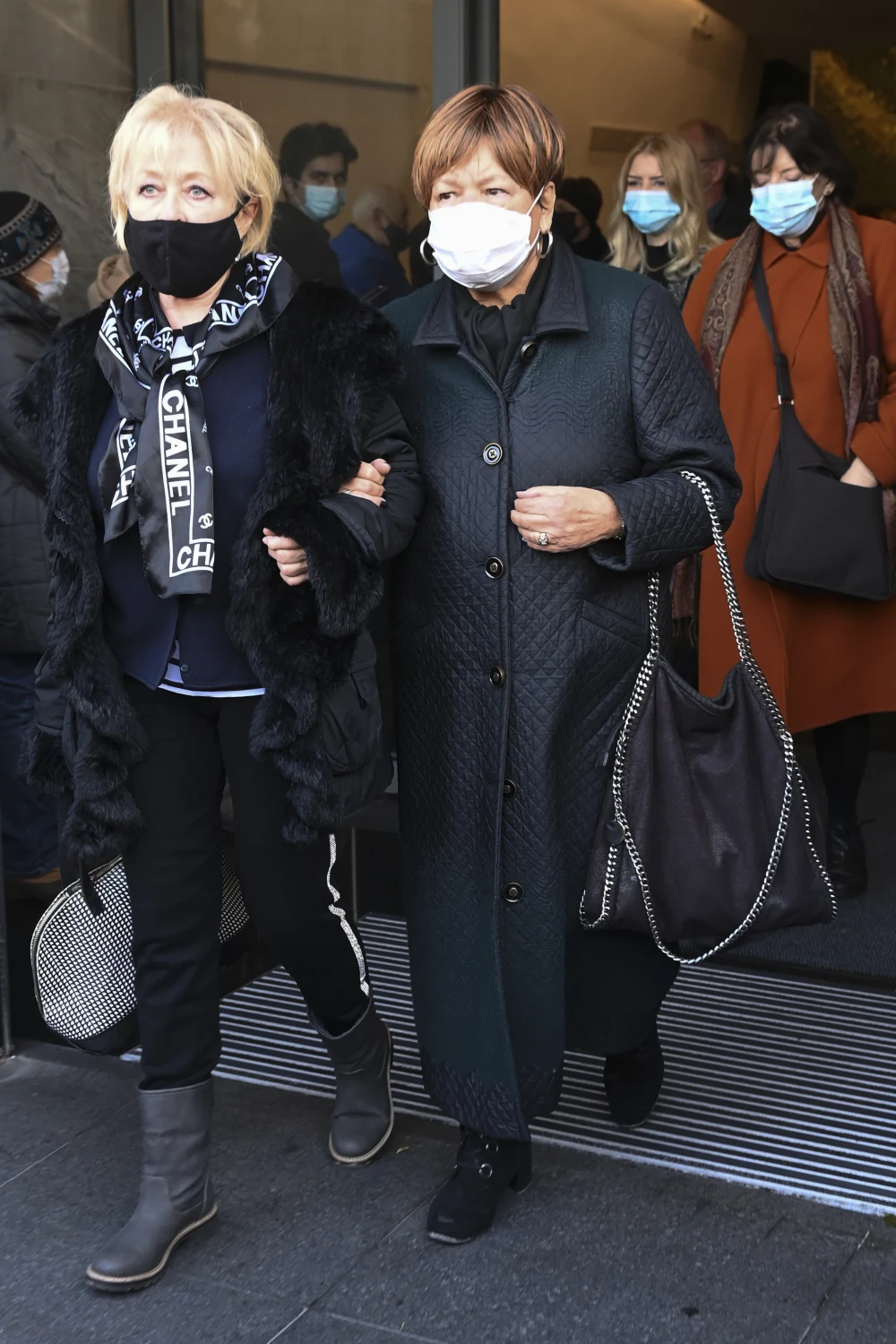 Magdalena Zawadzka na pogrzebie Andrzeja Zaorskiego