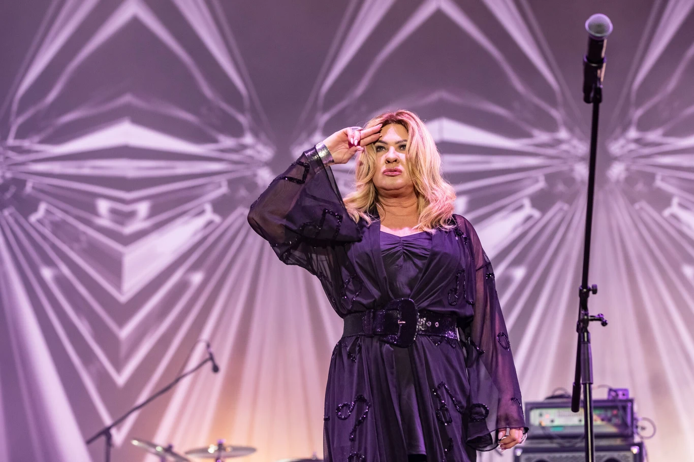 Beata Kozidrak odpocznie od prowadzenia samochodu - to pewne Beata Kozidrak odpocznie od prowadzenia samochodu - to pewne