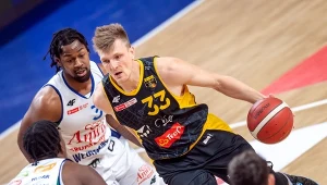 Karol Gruszecki (z piłką)