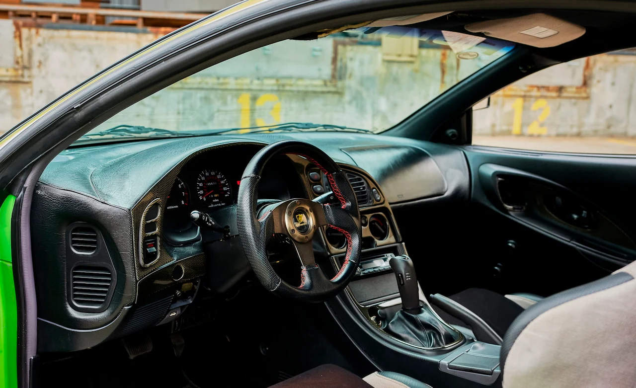 Wnętrze Mitsubishi Eclipse z filmu "Szybcy i wściekli". Źródło: MECUM AUCTIONS