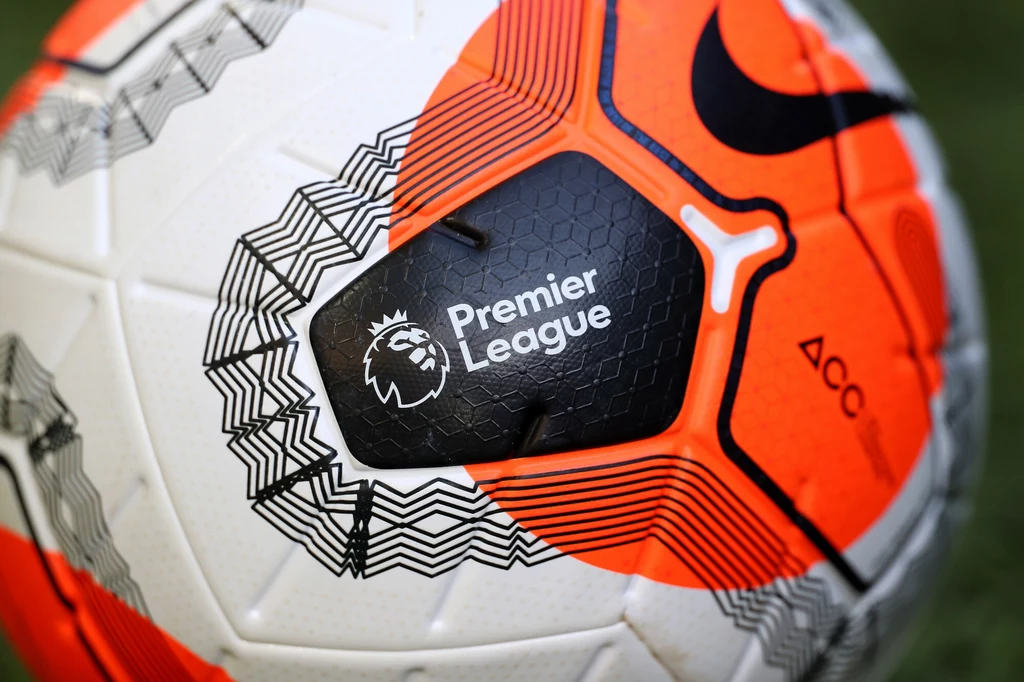 Logo Premier League na piłce Logo Premier League na piłce