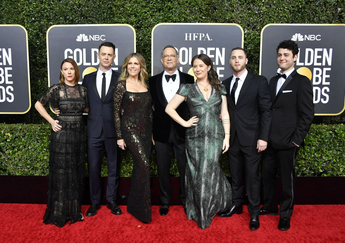 Tom Hanks z rodziną: (od lewej) Samantha Bryant, Colin Hanks, Rita Wilson, Tom Hanks, Elizabeth Ann Hanks, Chet Hanks i Truman Theodore Hanks Tom Hanks z rodziną: (od lewej) Samantha Bryant, Colin Hanks, Rita Wilson, Tom Hanks, Elizabeth Ann Hanks, Chet Hanks i Truman Theodore Hanks