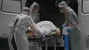 Wzrasta liczba zakażonych i hospitalizowanych 