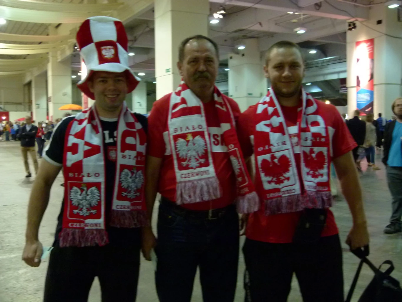 Maciej Powała Niedźwiecki podczas IO w Londynie 2012, z synami - Stanisławem (po prawej) i Maciejem (po lewej). Archiwum prywatne.