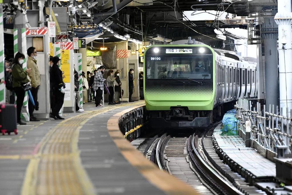 W Japonii do tematu punktualności pociągów podchodzi się bardzo poważnie