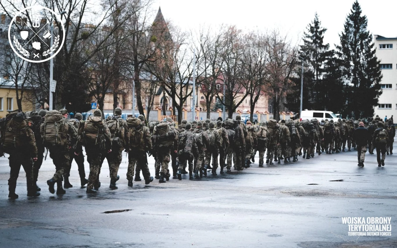 8 listopada, od godziny 15.00 ze względu na sytuację na granicy żołnierze OT dwóch batalionów lekkiej piechoty (Białystok i Hajnówka) z 1 Podlaskiej Brygady OT zostali wezwani do swoich jednostek w trybie alarmowym. 8 listopada, od godziny 15.00 ze względu na sytuację na granicy żołnierze OT dwóch batalionów lekkiej piechoty (Białystok i Hajnówka) z 1 Podlaskiej Brygady OT zostali wezwani do swoich jednostek w trybie alarmowym.