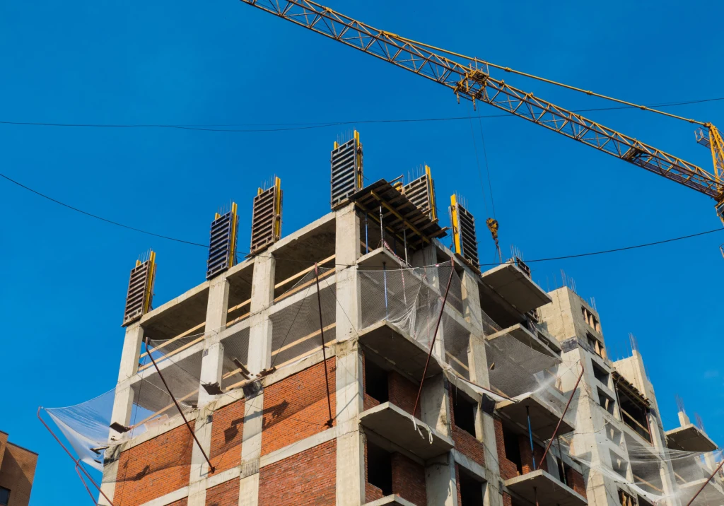 Polakom nadal opłaca się kupować i inwestować w nieruchomości