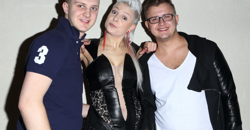 Zespół "Piękni i młodzi" z obecnym jeszcze wtedy Dawidem Narożnym 