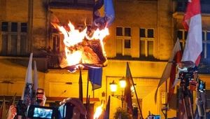 Na Głównym Rynku w Kaliszu spalono tekst "Statutu Kaliskiego" 