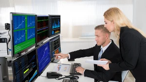 Złoty może dalej tracić na wartości . W piątek złoty nadal się osłabiał i przejściowo przekroczył 4,64 euro