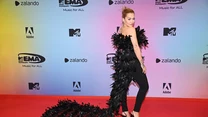 Rita Ora pojawiła się w przepięknej kreacji, która podbiła wszystkie portale plotkarskie.