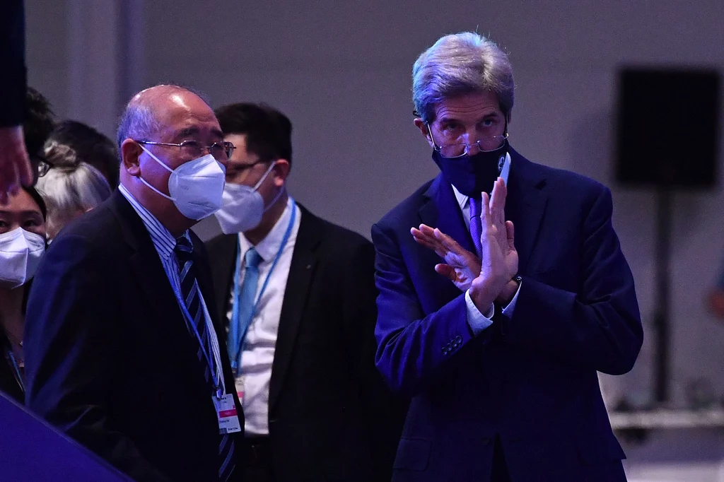 Główni negocjatorzy Chin i USA na COP26