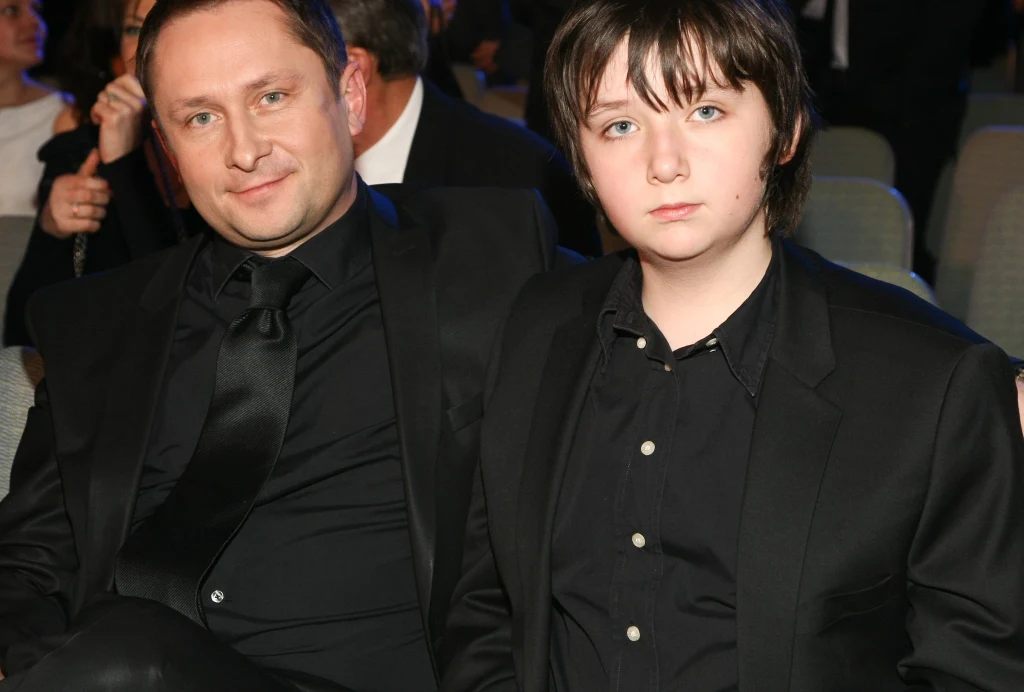 Kamil Durczok z synem w 2010 roku