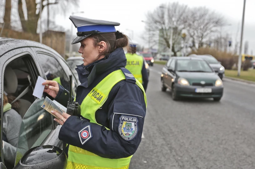 Nowy taryfikator mandatów wprowadzi w 2022 roku wiele zmian.