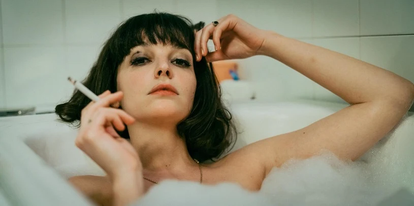 Wiele wskazuje, że najważniejszą do tej pory rolą aktorki, będzie wcielenie w Kalinę Jędrusik w filmie "Bo we mnie jest seks", który trafi na ekrany kin 19 listopada. Maria Dębska za tę rolę otrzymała nagrodę dla najlepszej aktorki na tegorocznym Festiwalu Polskich Filmów Fabularnych w Gdyni. Jest również w gronie młodych aktorów nominowanych do Nagrody im. Zbigniewa Cybulskiego. 