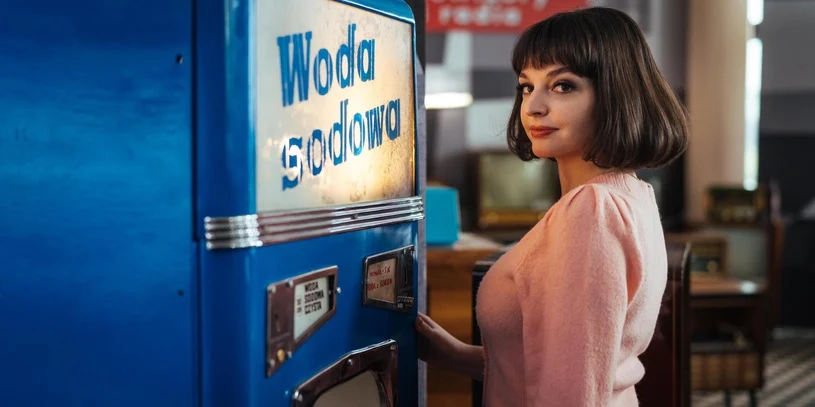 - Jestem bardzo dumna z tego filmu. To była bardzo intensywna podróż, z wieloma zakrętami i wątpliwościami. Ale kiedy po miesiącach przygotowań weszłam na plan, poczułam się spokojna i mogłam już tylko mieć z tej pracy frajdę. Wcześniej musiałam też nagrać piosenki Kaliny, bo to film muzyczny, przed wejściem na plan piosenki musiały być już gotowe. W sumie to ponad trzy lata mojego życia. Już choćby z tego powodu jest to dla mnie niezwykła aktorska przygoda - przyznała Maria Dębska  w rozmowie z agencją "AKPA”. 