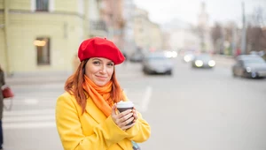 Jesienne i zimowe nakrycia głowy: Czy berety powrócą do łask w 2021? 
