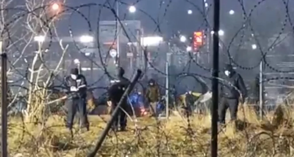 Białoruscy funkcjonariusze pojawili się w miejscu ataku na polskie służby Białoruscy funkcjonariusze pojawili się w miejscu ataku na polskie służby