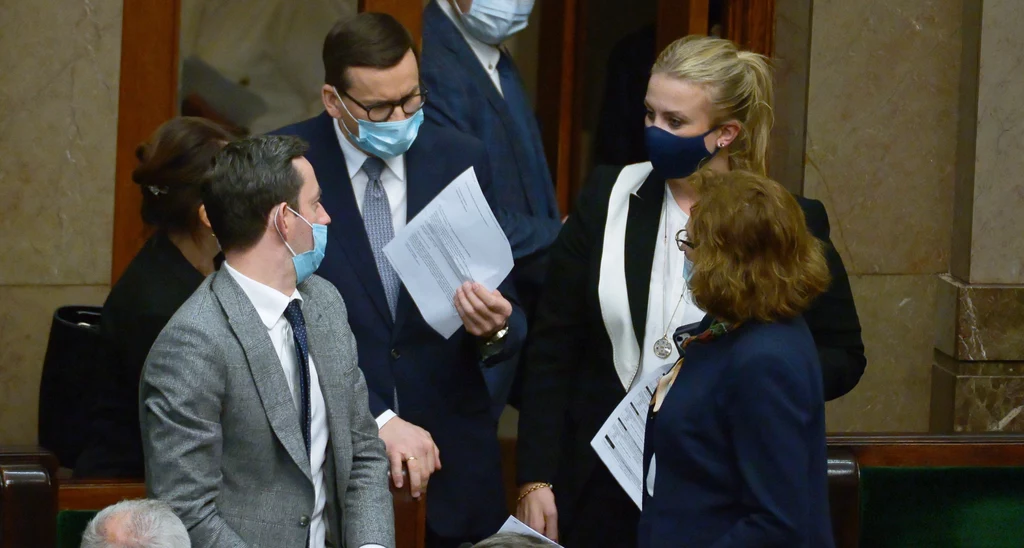 Premier odniósł się do listu pięciu frakcji w PE do Komisji Europejskiej ws. polskiego KPO. Premier odniósł się do listu pięciu frakcji w PE do Komisji Europejskiej ws. polskiego KPO.