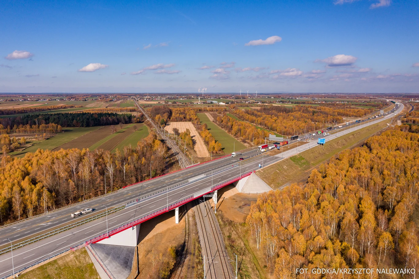 Autostrada A1 w woj. śląskim, wiadukt nad linią kolejową na początku obwodnicy Częstochowy