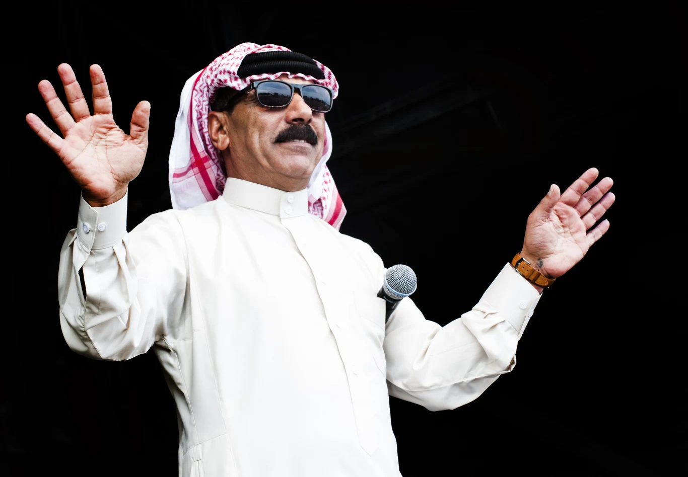 Omar Souleyman w ostatnich latach zagrał wiele koncertów w Europie Omar Souleyman w ostatnich latach zagrał wiele koncertów w Europie