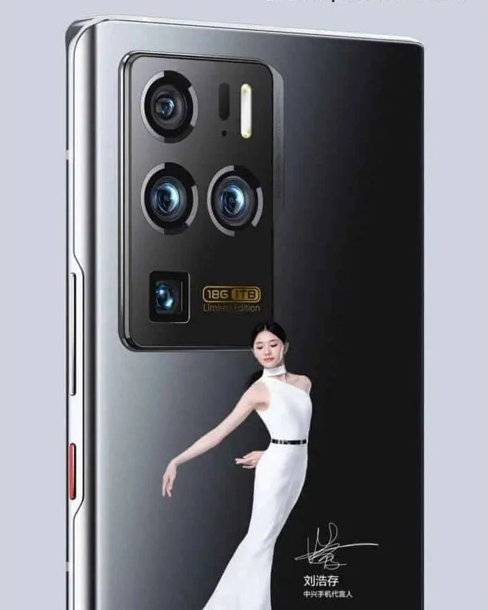 ZTE Axon 30 Ultra Aerospace Edition zapowiada się na najpotężniejszy smartfon na rynku ZTE Axon 30 Ultra Aerospace Edition zapowiada się na najpotężniejszy smartfon na rynku