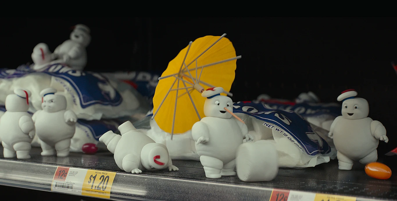 Miniaturowy Marshmallow Man z piankowymi braćmi