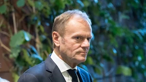 Donald Tusk stracił prawo jazdy. Internauci komentują