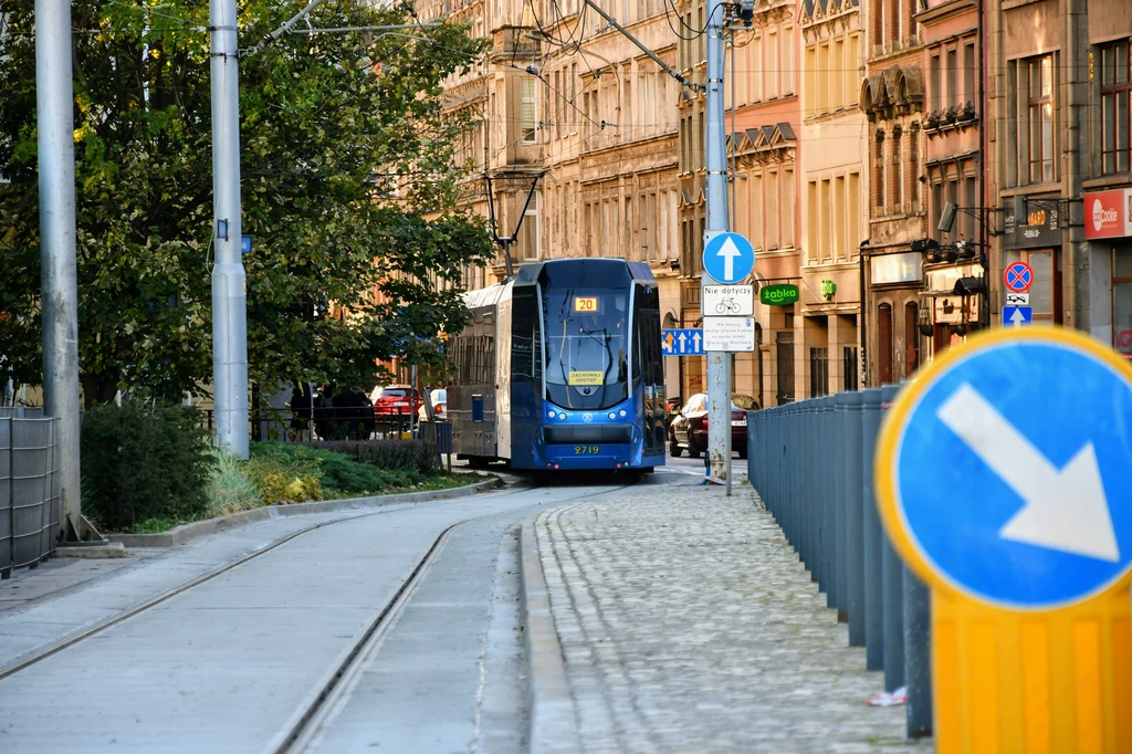 "Jak nie zdążę, to was k*** spalę". Wulgarne wiadomości od pasażerów MPK Wrocław "Jak nie zdążę, to was k*** spalę". Wulgarne wiadomości od pasażerów MPK Wrocław