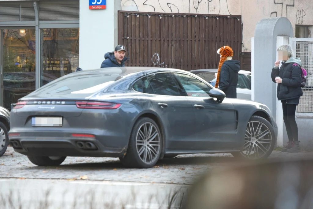 Tym razem przewinienie uszło mu na sucho. Straż miejska ani policja nie wlepiły mu mandatu. Tym razem przewinienie uszło mu na sucho. Straż miejska ani policja nie wlepiły mu mandatu.