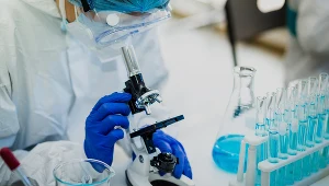  Ruszyła trzecia faza prób klinicznych chińskiego leku na Covid-19