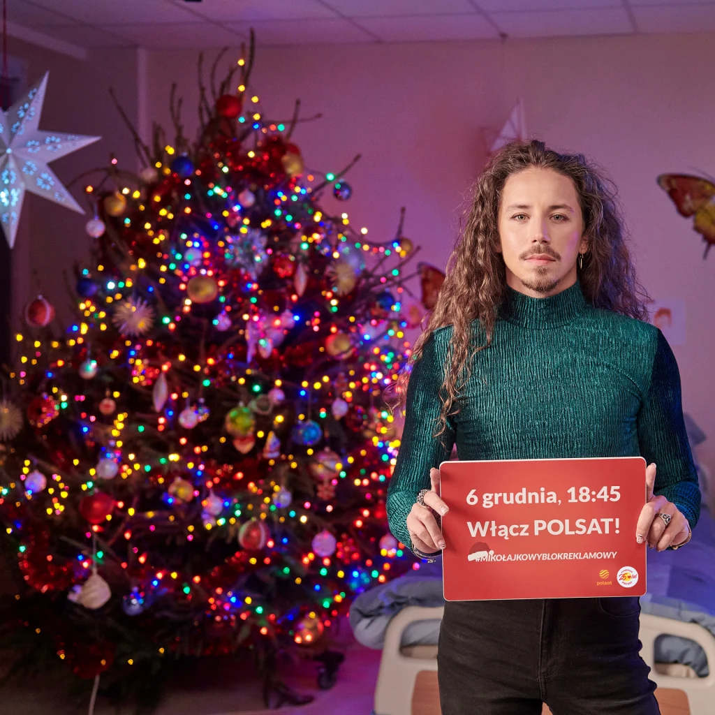 Michał Szpak zaprasza do wspierania Mikołajkowego Bloku Reklamowego 