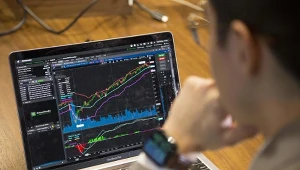 Rynki surowcowe obserwiują inflacje i cenę dolara