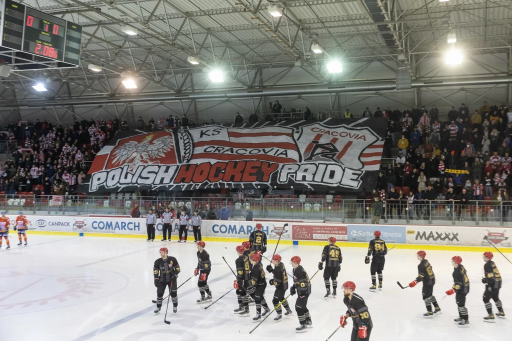 Hokeiści Comarchu Cracovii po awansie Hokeiści Comarchu Cracovii po awansie