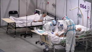 W poniedziałek poinformowano o 12 334 nowych zakażeniach