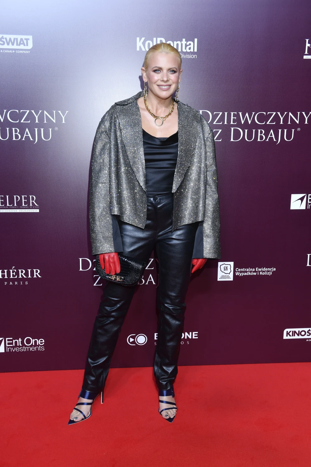Na premierze "Dziewczyn z Dubaju" Maria Sadowska podkreśliła ze sceny, że jej najnowszy film nie przynosi jednoznacznych, łatwych odpowiedzi. "Bohaterki dokonują wątpliwych wyborów, ale płacą za nie wysoką cenę" - mówiła.