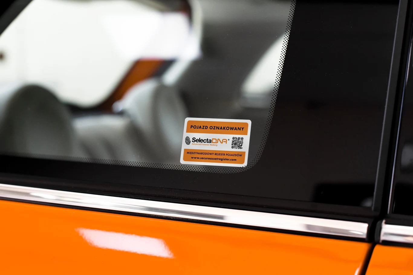 O oznakowaniu informują naklejki