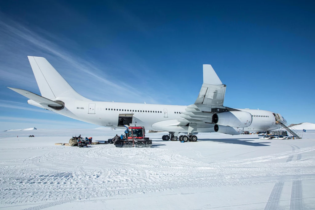 Hi Fly - Airbus A340 