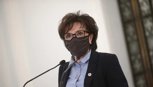 Marszałek Sejmu Elżbieta Witek przyznała we w wtorek w Sejmie, że zapowiadany poselski projekt ustawy umożliwiający przedsiębiorcom sprawdzanie , czy pracownik jest zaszczepiony nie trafił izby