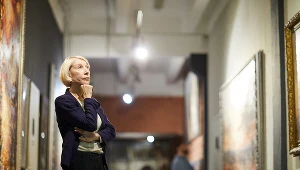 Na strychach i w piwnicach wciąż mogą być ukryte wartościowe dzieła sztuki. Zdjęcie ilustracyjne