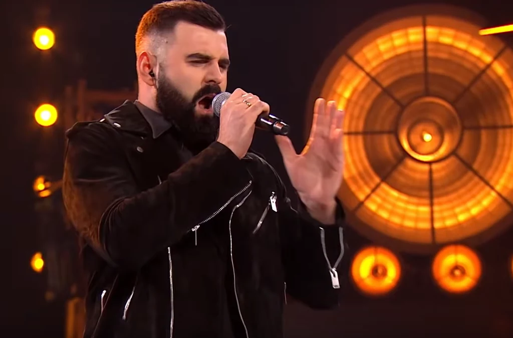 Wiktor Kowalski zachwycił w "The Voice of Poland", ale to nie wystarczyło. Odpadł w ćwierćfinale