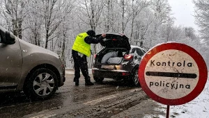 Policja zatrzymała kolejnego kierowcę przewożącego migrantów/ zdjęcie ilustracyjne