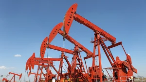 Kraje OPEC+ nie są w stanie szybko zwiększyć produkcji ropy naftowej; pewne nadzieje pokładane są w Iranie, ale najpierw konieczne jest porozumienie z Zachodem, tzw. pakt nuklearny