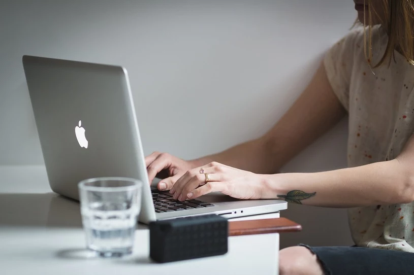 Ogłoszenie o możliwości wynajęcia zabójcy kobieta znalazła w internecie. Nie zorientowała się, że coś jest z nim nie tak...