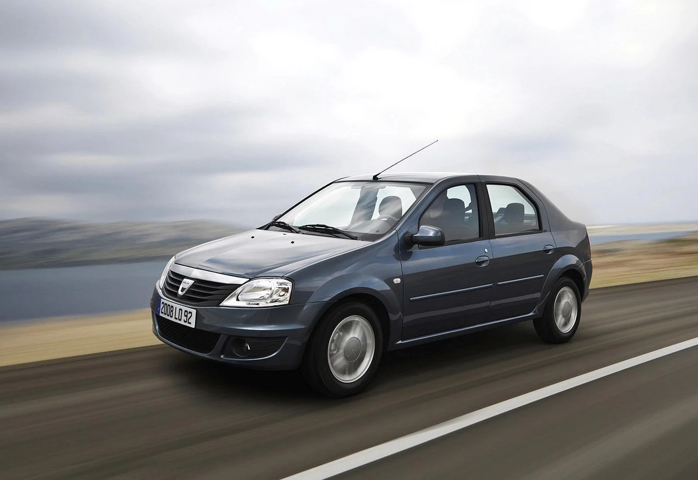 Pierwsza generacja Dacii Logan zamyka zestawienie. To najbardziej usterkowy samochód zdaniem TUV. NIewiele lepiej radzą sobie też modele: Sandero, Dokker i Duster