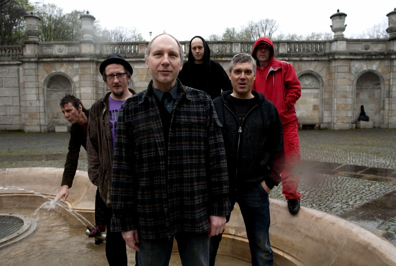 Kuba Sienkiewicz jest autorem zdecydowanie większości piosenek Elektrycznych Gitar. Do największych przebojów grupy należą: "Dzieci wybiegły", "Przewróciło się", "Jestem z miasta", "Co ty tutaj robisz", "Człowiek z liściem", 'Nie pij Piotrek", czy "Co powie Ryba".