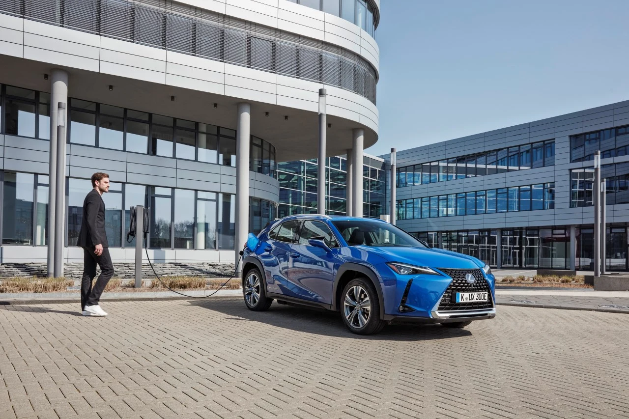 Lexus UX 300e