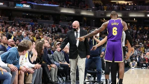 LeBron James usłyszał z trybun coś, co skłoniło go do zgłoszenia zachowania kibiców do sędziego